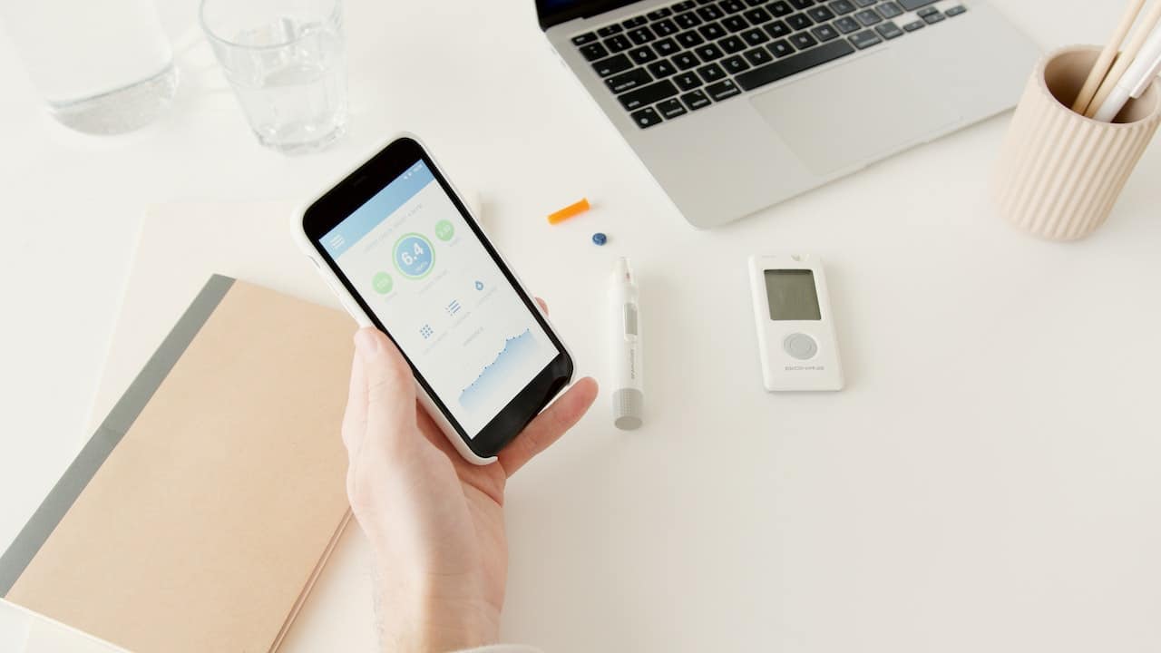 Volle Kontrolle durch Ihr Smartphone: Vitaldaten auf Smartphone-Basis für das Diabetesmanagement
