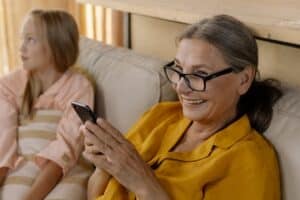 Wie RE.DOCTOR die Lebensversicherung verändert 6 Die eigene Gesundheit selbst in die Hand nehmen: Der Aufstieg der Smartphone-basierten Vitalzeichenüberwachung bei chronischen Erkrankungen